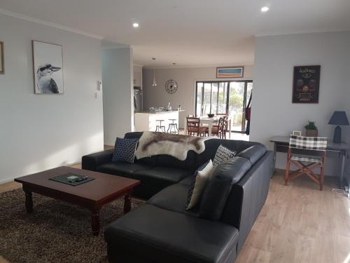 Baudin Beach House | Gilligan's Kangaroo Island