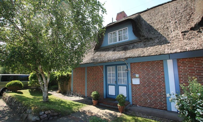 Wyk auf Foehr Apartment | Ginsterweg 2 a, Whg. 2, Sandburg - Apartment with 2 rooms on approx. 45m²