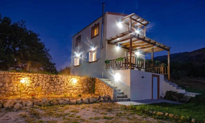 Mathes Villa | Giorgioupolis polentas villa