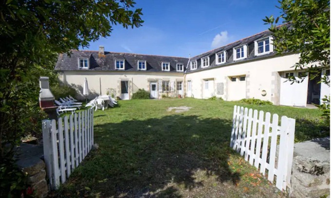 Loctudy House | Gite - 800 m from the sea & commodities in a parc of 3,5ha for familly event -