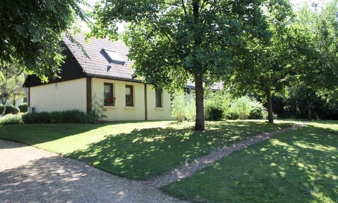 Asnieres sur Vegre House | Gite Asnières-sur-Vègre, 2 bedrooms, 4 persons