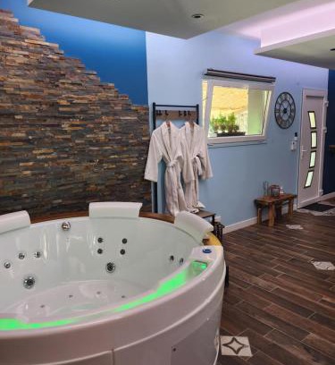 Rumilly House | Gite avec Spa " La tropicale "