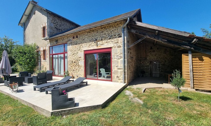 Le Chatenet-en-Dognon Cottage | Gîte Beaulieu, with heated indoor pool