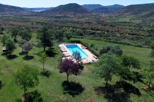 Le Puech Apartment | Gite Bergerie Piscine avec vue panoramique sur le Lac du Salagou