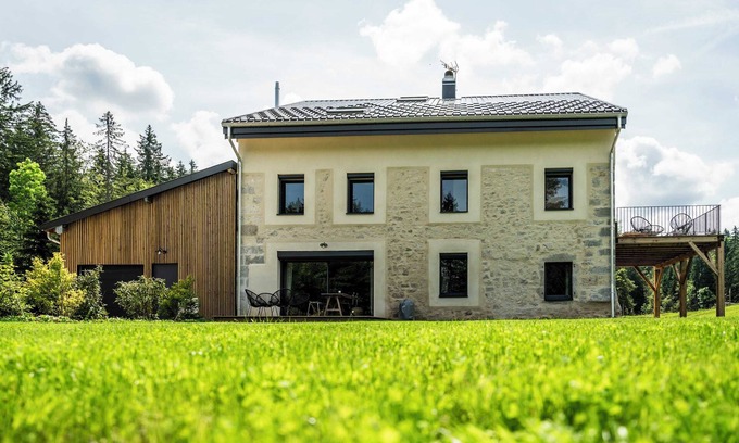 Premanon Apartment | Gite cocooning dans ancienne ferme en pierre