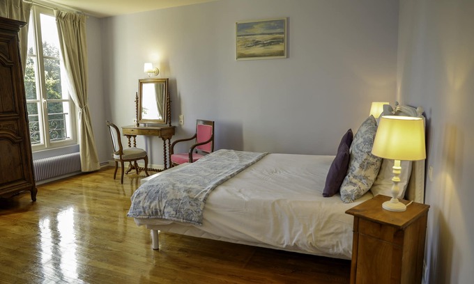 Bretteville-sur-Odon Cottage | Gite de Luxe - Le Bas Manoir