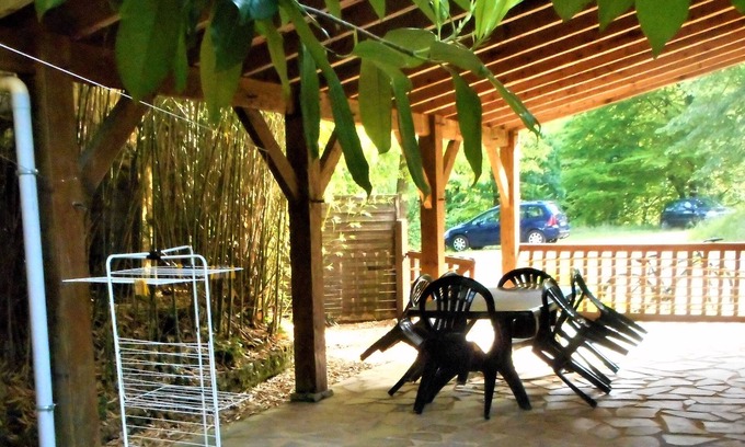 Sarlat-la-Caneda House | Gite for 5 to 7 people with covered terrace, wifi, heated swimming pool, nature