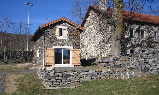 Le Monastier-sur-Gazeille House | Gite Entierement Renové Avec vue sur la Vallée de la Gazeille