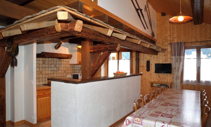 Hauteluce Apartment | Gite in a traditional farmhouse. Terrace with swimming pool. Pets allowed