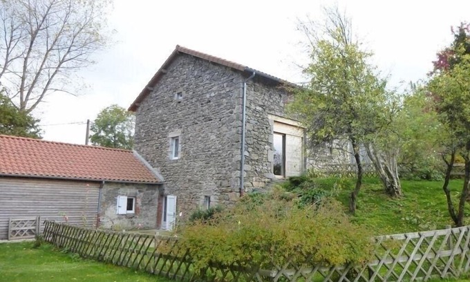Jullianges House | Gite Jullianges, 2 bedrooms, 6 persons