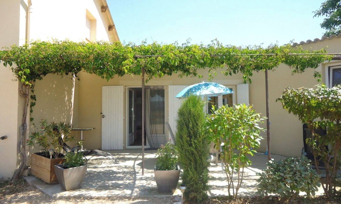 Greoux-les-Bains Cottage | Gîte "La Miellerie" with Shared Pool, Private Terrace, and Air Conditioning