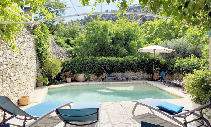 Robion House | Gîte le chat vert. The most beautiful villages in France