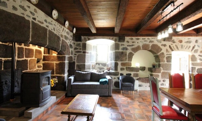 Mandailles-Saint-Julien Cottage | Gite Mandailles-Saint-Julien, 2 bedrooms, 4 persons