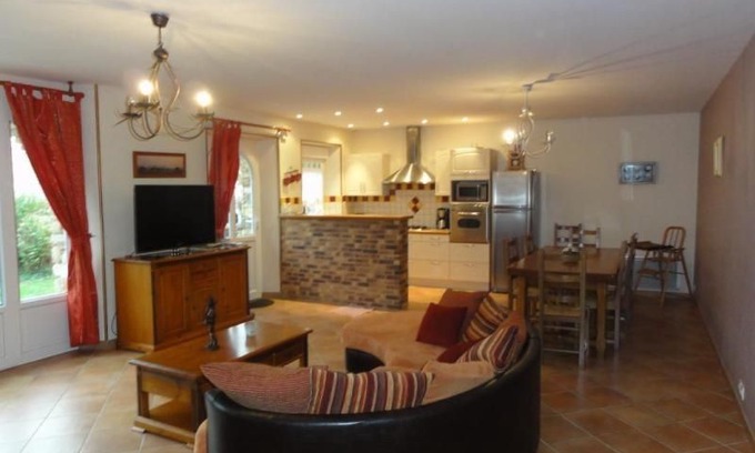 Montsurvent House | Gite Montsurvent, 3 bedrooms, 6 persons