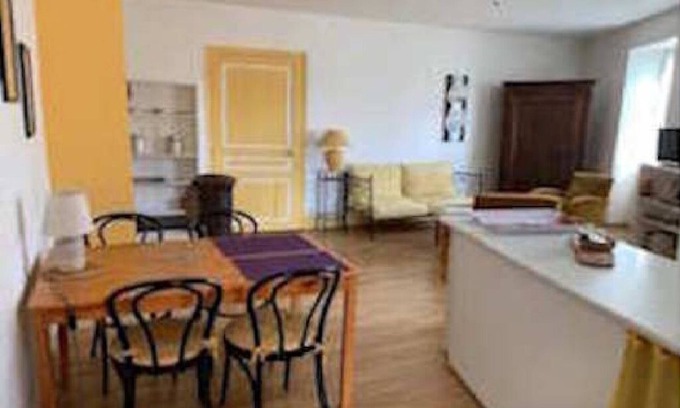 Jalogny Apartment | Gîte "near the wash house