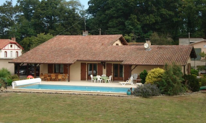 Prechacq-les-Bains House | Gite Préchacq-les-Bains, 4 bedrooms, 8 persons