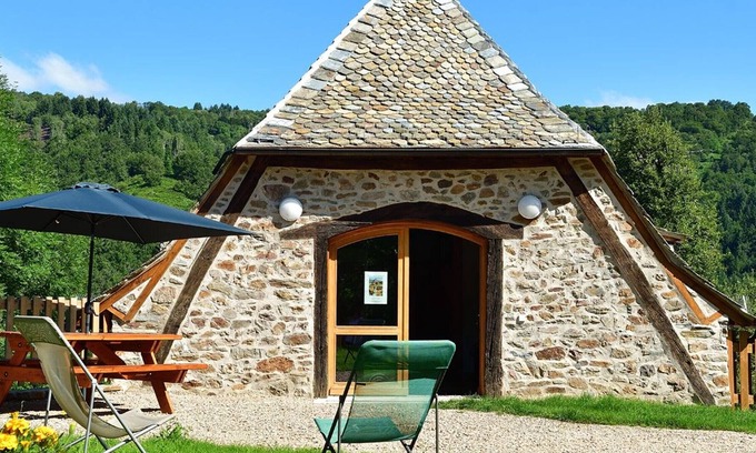 Taussac Cottage | Gite Taussac, 2 bedrooms, 5 persons