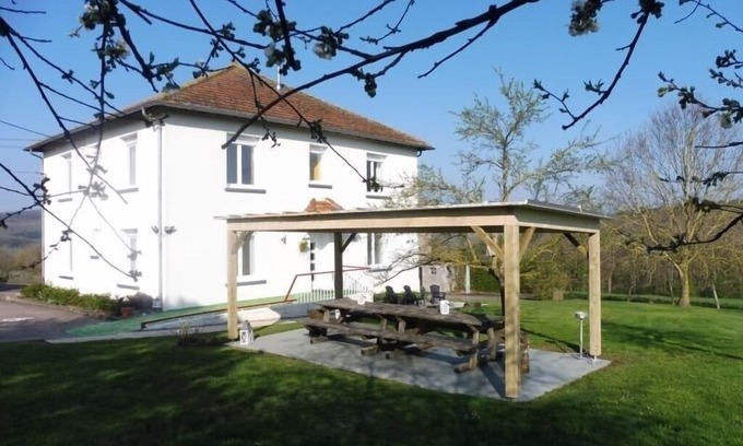 Velle-sur-Moselle House | Gite Velle-sur-Moselle, 6 bedrooms, 14 persons