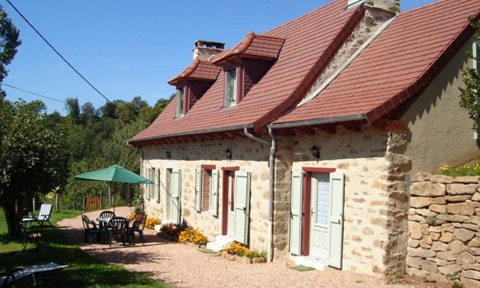 Chataigneraie Cantalienne Cottage | Gite Vitrac, 3 bedrooms, 6 persons