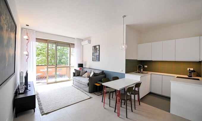 Aurelio Apartment | Giulia's Azure Suite 320