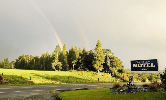 Franz Josef Glacier Hotel | Glacier View Motel - Franz Josef