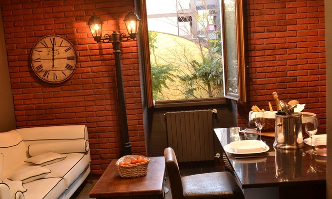 Acquabella Apartment | Glam Apartement in Milan