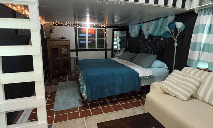 Temple Hill Cottage | Glamping at Peace In The Valley