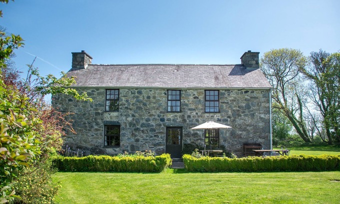 Rhyd-y-clafdy Cottage | Glasfryn Fawr - sleeps 10 guests in 5 bedrooms