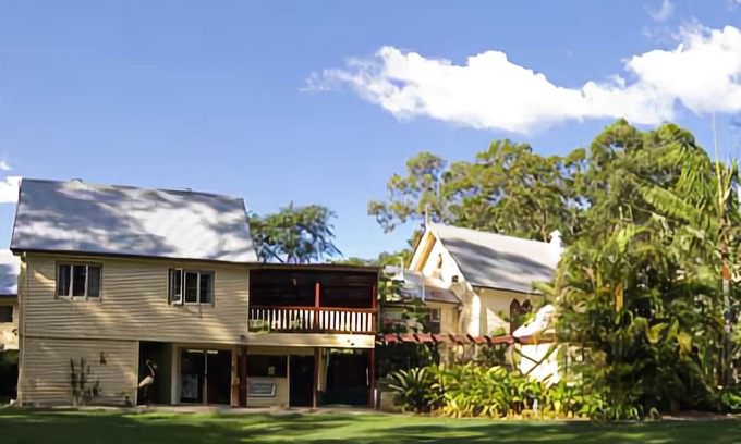 Glass House Mountains Hotel | Glass House Mountains Ecolodge