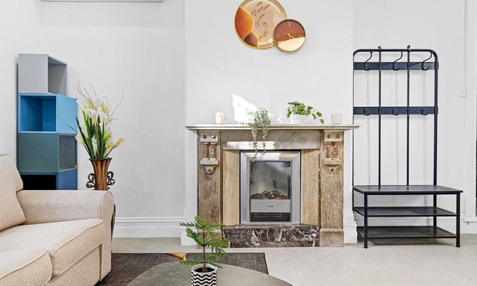 Annandale House | Glebe Gem | 4Bd with City & Nature at Doorstep