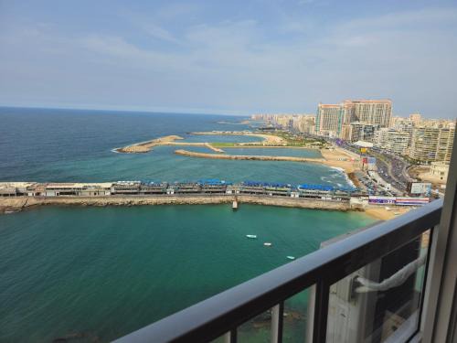 Ar-Raml 1 Apartment | Gleem Luxury Condo Direct Sea view G18