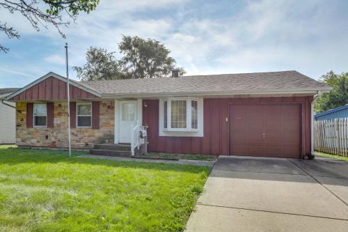 Glendale Heights House | Glendale Heights Home with Office and Backyard!