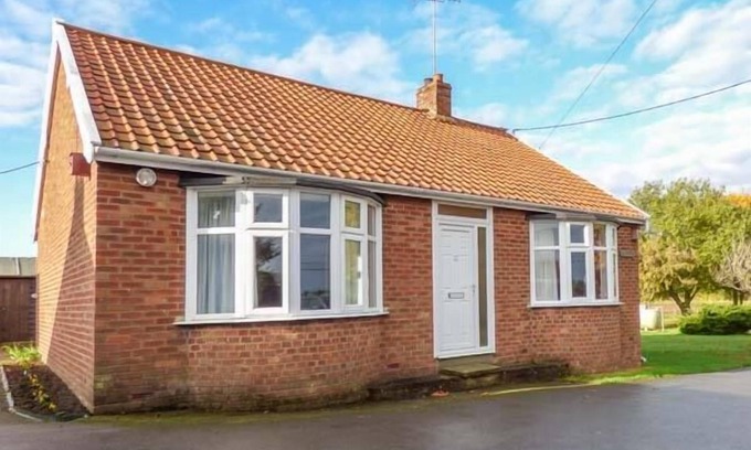 Saxmundham Cottage | GLENHAVEN, family friendly, country holiday cottage in Snape, Suffolk