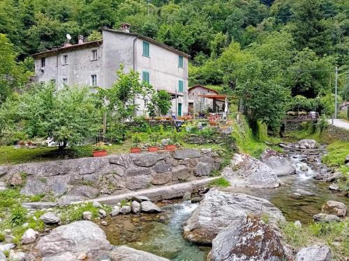 Stazzema House | Gli Orti di Mulina le Apuane con parcheggio privato e WiFi