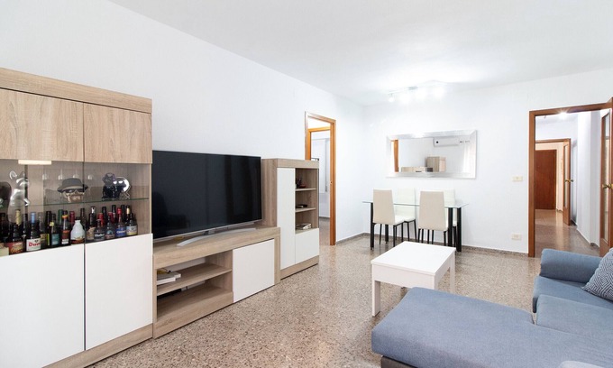 Sagunto Apartment | Global Properties: Practical apartment for 6 people in Puerto Sagunto