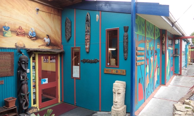 Greymouth Hotel | Global Village Travellers Lodge