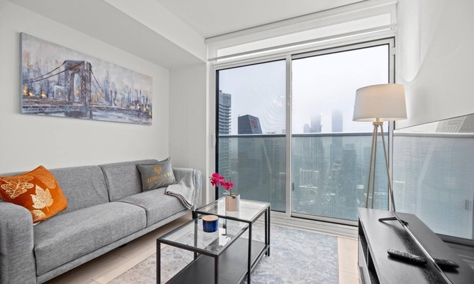 Church and Wellesley Condo | GLOBALSTAY New Modern 1BD+Den in Downtown Toronto