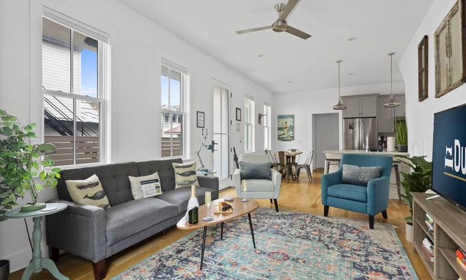 Cannonborough Elliotborough Apartment | Globetrotter Suite C | Dreamy Historic Getaway