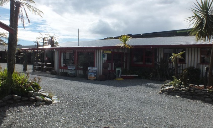 Franz Josef Glacier Hotel | Glow Worm Accommodation