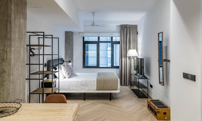 Valencia City Centre Apartment | Goerlich Suites Valencia Superior Studio 108