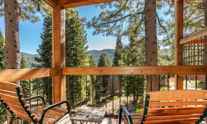 Truckee House | Gold Bend by Tahoe Mountain Properties