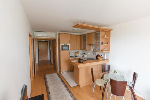 Balatonfured Apartment | Golden Bridge Apartman and Wellness