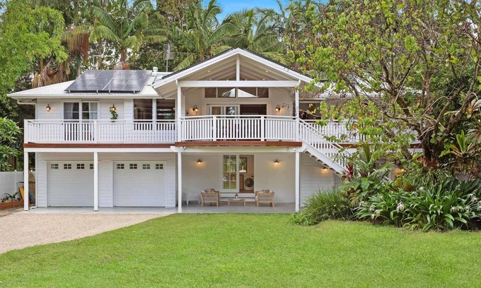 South Golden Beach House | Golden Hus - spacious South Golden Beach home