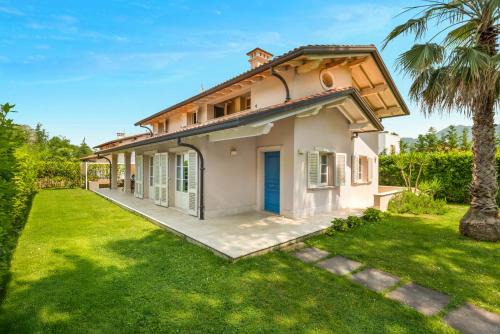 Marina di Pietrasanta Villa | GOLDEN LUXE - Villa Golden next Twiga Beach Club
