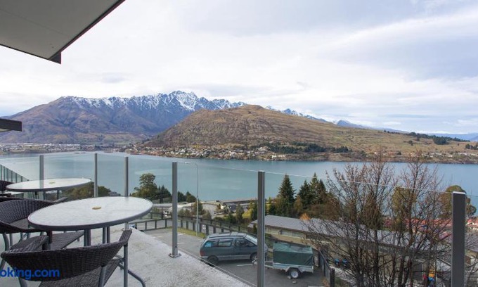 Queenstown House | Goldrush Glory 2