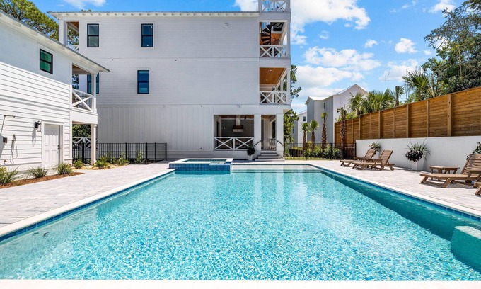Dune Allen Beach Villa | Golf Cart+10 Bikes! 5-Min Walk to Beach! Pool+Spa (Heatable) 8 Bed+Carriage Home
