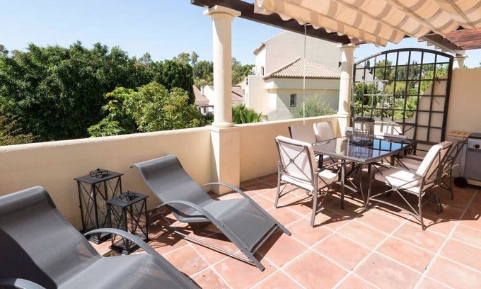 Marbella Apartment | Golf Getaway In Nueva Andalucía - With Giant Jacuzzi✔