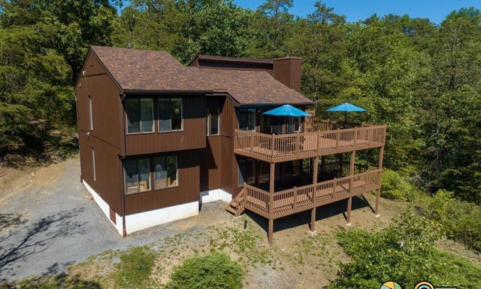 Basye Ski Chalet | Golf-lover's Mountain Chalet (#150B) - Double-level deck with front-row golf course view!