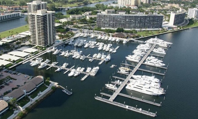 Hunt Club Resort | Golf Weekend in South FL! 3 Awesome Units, 90 Holes of Golf, Spa, On-Site Dining