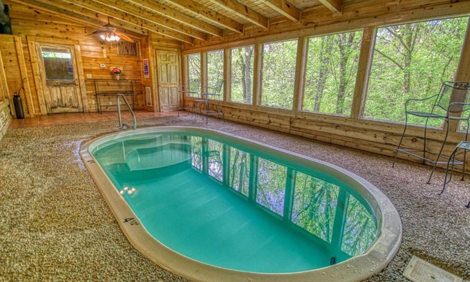 Pigeon Forge House | Gone Swimmin' #260